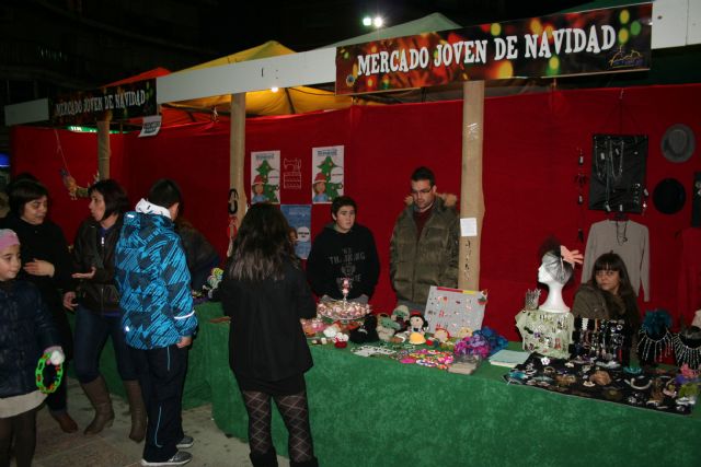 Juventud convoca a los participantes en el II Mercado Joven de Navidad
