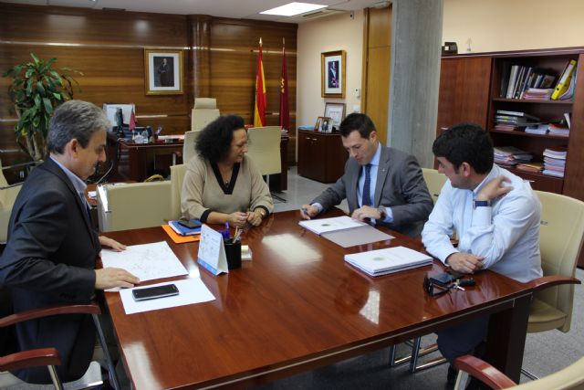 El Alcalde de Cehegín se reúne con la Consejería de Fomento para reivindicar infraestructuras necesarias para Cehegín