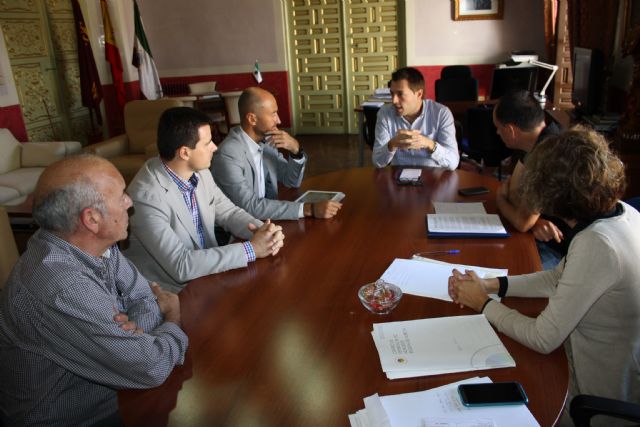 El Alcalde de Cehegín se reúne con la Unidad de Aceleración de Inversiones del Info buscando la colaboración para fomentar la actividad empresarial
