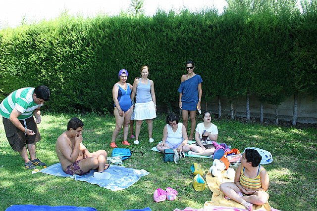 María Isabel Martínez visita la Escuela de Verano para discapacitados