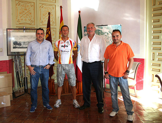 Francisco Amores es recibido en la alcaldía del Ayuntamiento