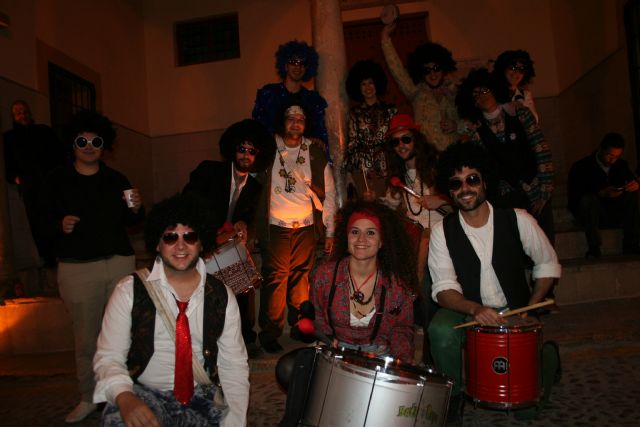 El primer desfile de comparsas abre la gran semana del Carnaval de Cehegín