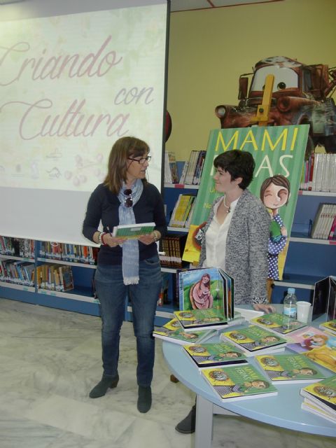Lactocrianza ha celebrado el Día del Libro comentando libros relacionados con el embarazo, el parto y la crianza