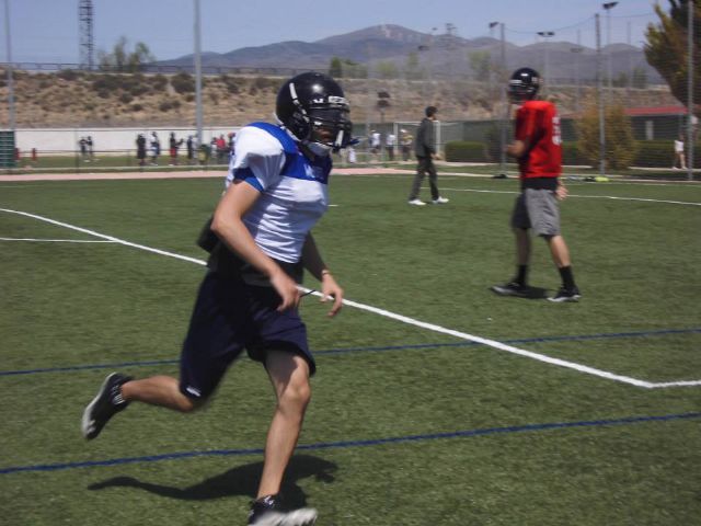El capitán del Cehegín Wolves participa en una concentración de la selección absoluta de fútbol americano