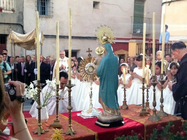 La procesión del Corpus Christi recorre este domingo el barrio de San Antonio