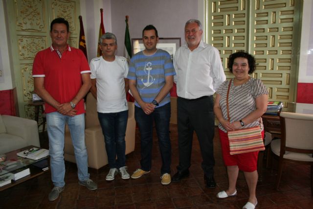 El alcalde se reúne con la nueva directiva de la Junta Central de Cofradías de Semana Santa