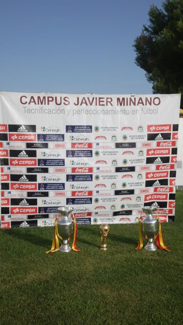 Las Eurocopas y la Copa del Mundo llegan a Cehegín para la clausura del II Campus de Fútbol