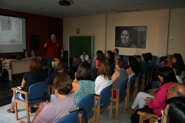 El Centro de Día conmemora el Día del Alzheimer con un taller para cuidadores y familiares de enfermos