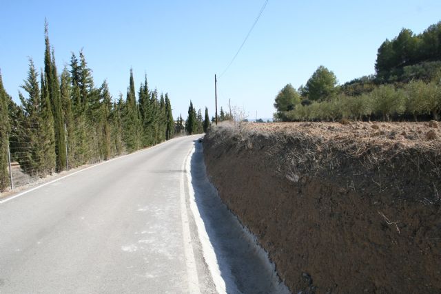 La Comunidad y el Ayuntamiento reparan y mejoran varios caminos rurales del término municipal