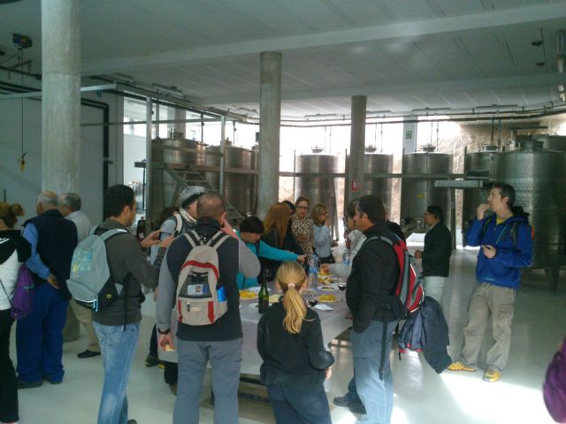 Medio centenar de personas visitan Bodegas Begastri dentro de las Rutas de Turismo de Naturaleza