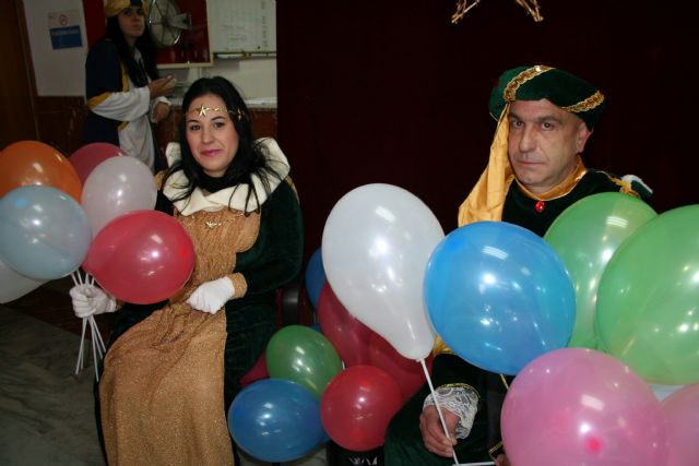 Los Reyes Magos llegan a Cehegín para repartir ilusión y regalos a niños y mayores