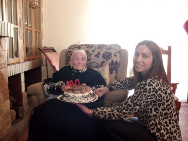 Virtudes González, la madre más longeva de Cehegín, cumple 100 años