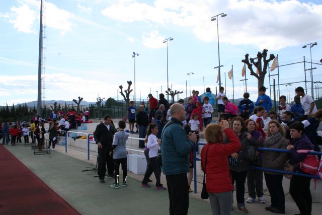 Unos 200 alumnos de Primaria participan en la fase local de Cross puntuable para el Campeonato Regional