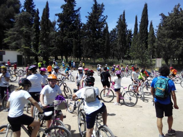 Una marcha ciclista y una ruta de senderismo clausuran el Programa de Deporte Escolar en Cehegín