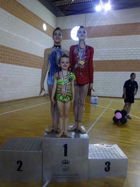 El Club de Gimnasia Rítmica y la Escuela Municipal consiguen 15 medallas en dos torneos regionales