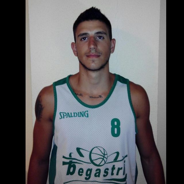 Renovación de la columna vertebral del equipo CB Begastri