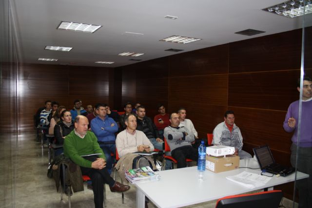 Se celebra la charla sobre las ayudas destinadas a los jóvenes agricultores para la creación de empresas agrarias y la inversión de sus explotaciones