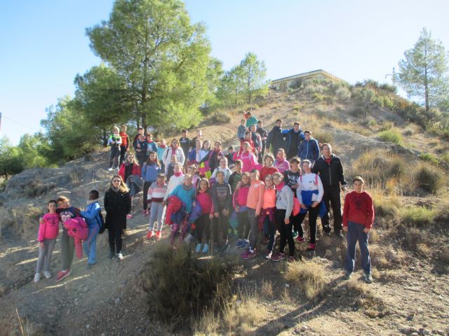 El grupo Gepnace del CEIP 'Ciudad de Begastri' realiza una jornada de reforestación en Cehegín