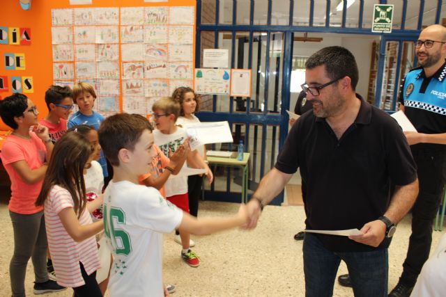 Entregados los diplomas a los alumnos y alumnas más destacados en las XV Jornadas de Educación Vial Escolar