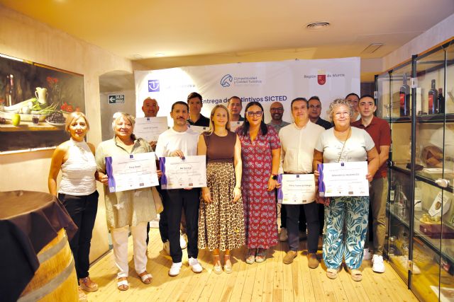 Once empresas y servicios turísticos de Cehegín reciben distintivos SICTED por su compromiso con la calidad