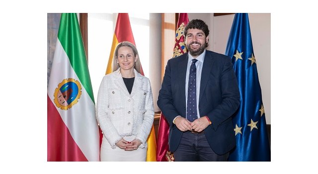 La alcaldesa de Cehegín visita al Presidente de la Comunidad, Fernando López, Miras