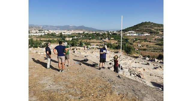 Quince alumnos han participado en la campaña de excavación arqueológica de Begastri