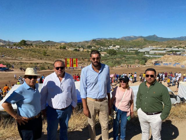 VOX acude al campeonato de Motocross de Cehegín y solicita la legalización del circuito
