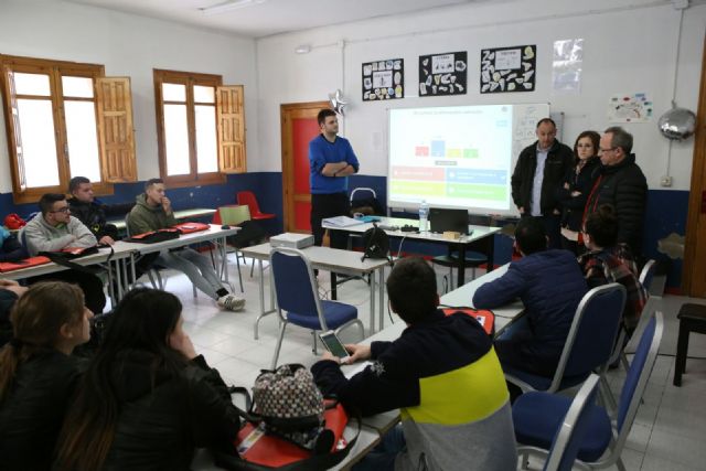 Quince jóvenes del municipio se forman para obtener el Certificado de Profesionalidad en Transporte Sanitario