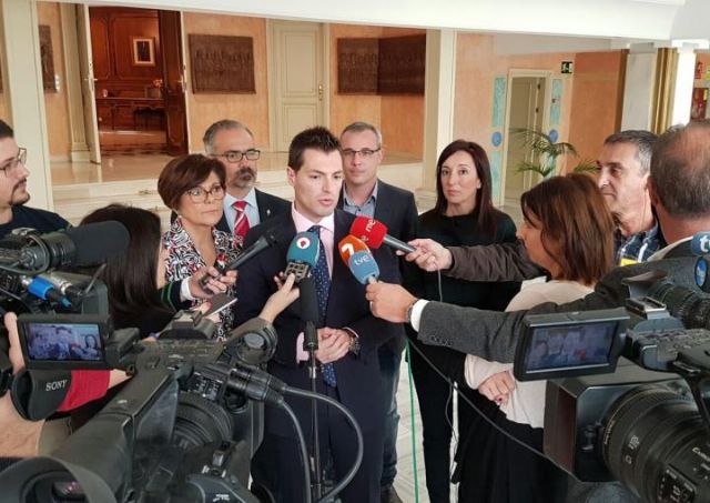 Los Alcaldes de la Comarca del Noroeste abordan la financiación de la Autovía del Noroeste en la Asamblea Regional