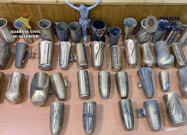 Esclarecen 80 robos cometidos en el cementerio parroquial de Cehegín
