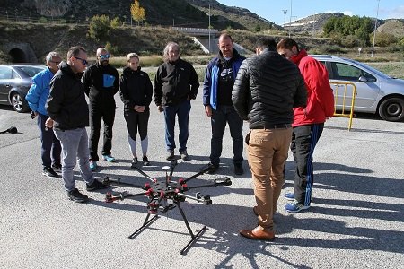 Agentes de la Policía Local se forman en un curso avanzado como pilotos de dron y radiofonistas