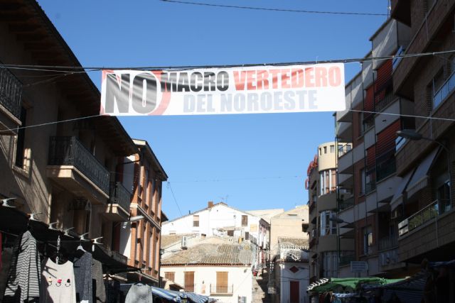 Convocada una manifestación en contra del vertedero de residuos de Cehegín