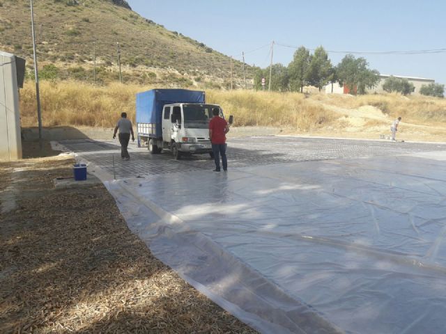Iniciados los trabajos de reparación de la pista polideportiva de Canara