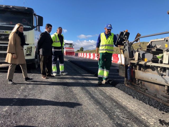 Fomento inicia la última fase de las obras para mejorar el principal acceso a las explotaciones agrícolas de Cehegín