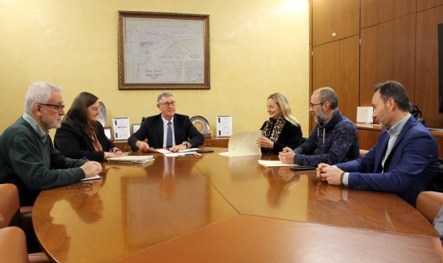 El presidente de la CHS mantiene una reunión de trabajo con la alcaldesa de Cehegín