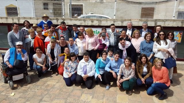 Familia destina más de un millón de euros a la atención de personas con discapacidad y mayores en Cehegín
