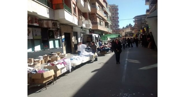 Cehegín reabre su mercadillo de los miércoles en una nueva ubicación, el Parque Ginés Ibáñéz