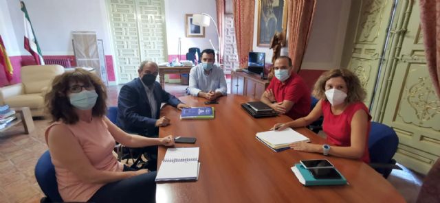 N.P. El Alcalde de Cehegín y el Presidente de UCOMUR se reúnen para potenciar el cooperativismo en la localidad