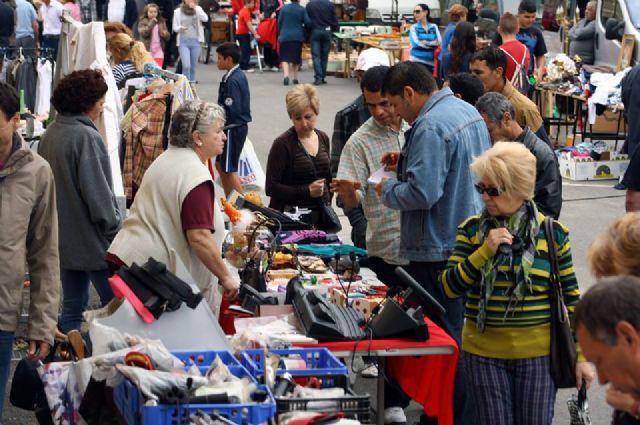 El mercadillo de segunda mano y antigüedades  vuelve el domingo 20 de noviembre