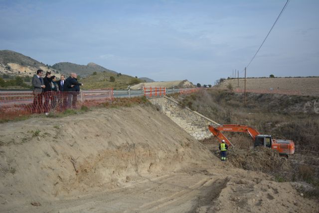 La Comunidad invierte 500.000 euros en mejorar los accesos a importantes explotaciones agrícolas y canteras de Cehegín