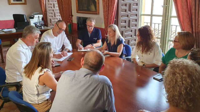 Víctor se reúne con los directores de los colegios de Cehegín