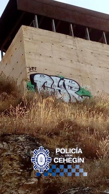 Identificado el autor del graffiti de la Torre del Pozo