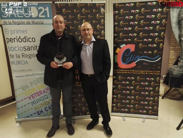 La Asociación de Enfermedades Raras D´genes, premia al  Club de MTB 'Los Simao' por su labor solidaria