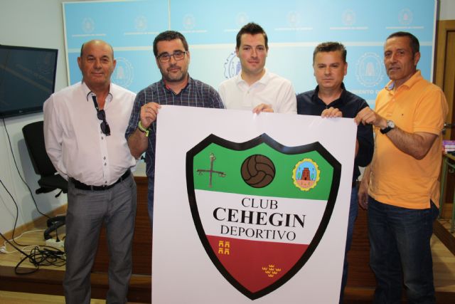 Un solo equipo de fútbol, el Club Cehegín Deportivo,  representará al municipio en la temporada 2016-2017