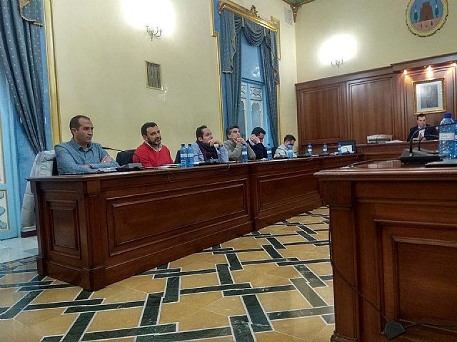 Ciudadanos Cehegín pide un plan de impulso al sector de la piedra natural durante el debate del estado del municipio