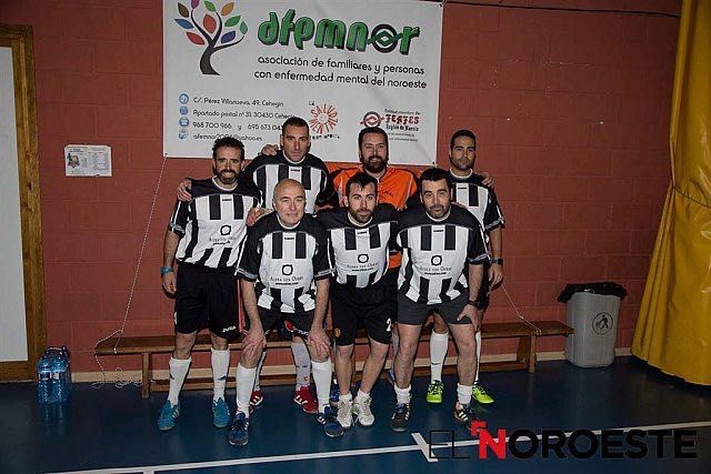 La polcía local de  participa en el torneo de futbol sala de afemnor