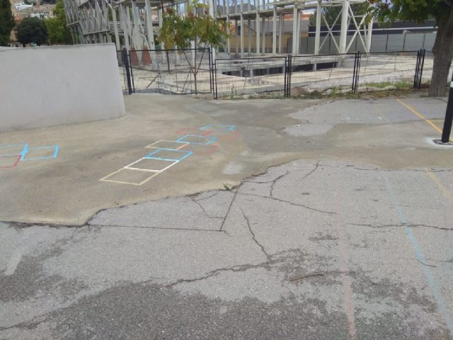 Ciudadanos arranca el compromiso de que la próxima semana se iniciarán las obras para el arreglo de la pista polideportiva del CEIP Conde de Campillos de Cehegín