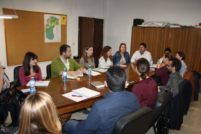 La Asociación Evoluciona explica a los Ayuntamientos de la Comarca sus ideas para la defensa de los animales