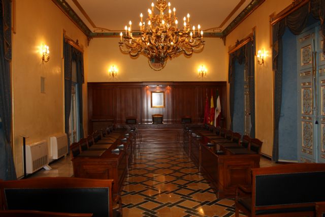 El Alcalde se reúne con los grupos políticos de la oposición para recibir sus aportaciones a los presupuestos municipales