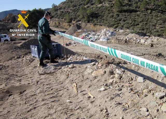 La Guardia Civil desmantela en Cehegín un grupo delictivo por la gestión ilícita de residuos tóxicos y peligrosos